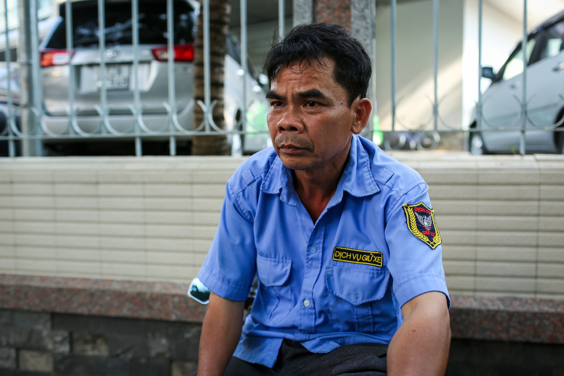 can canh cac bai giu xe tren via he quan 1 anh 7