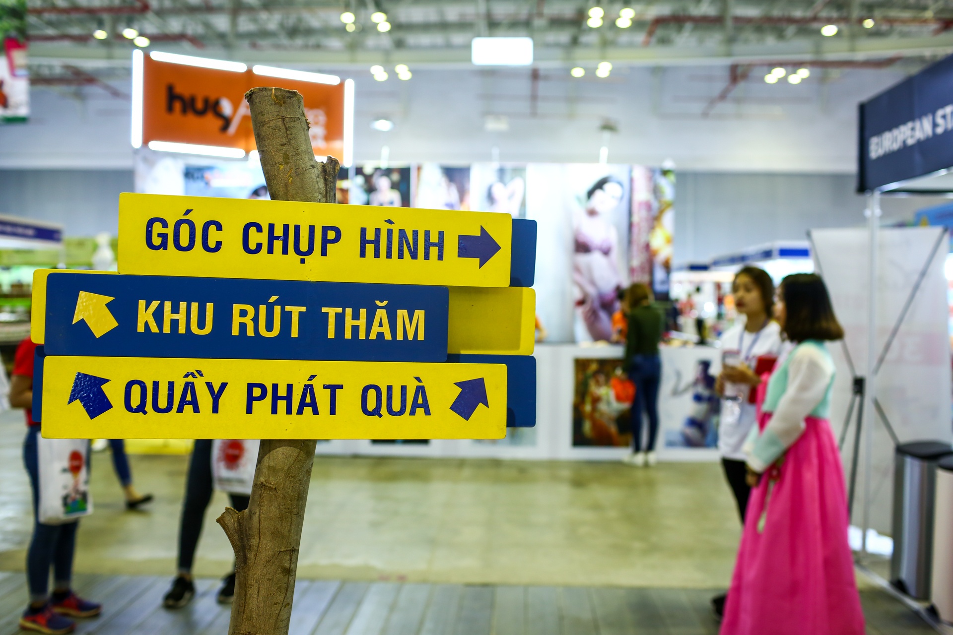 nhieu mat hang tieu dung tai hoi cho vui tet 2018 anh 2