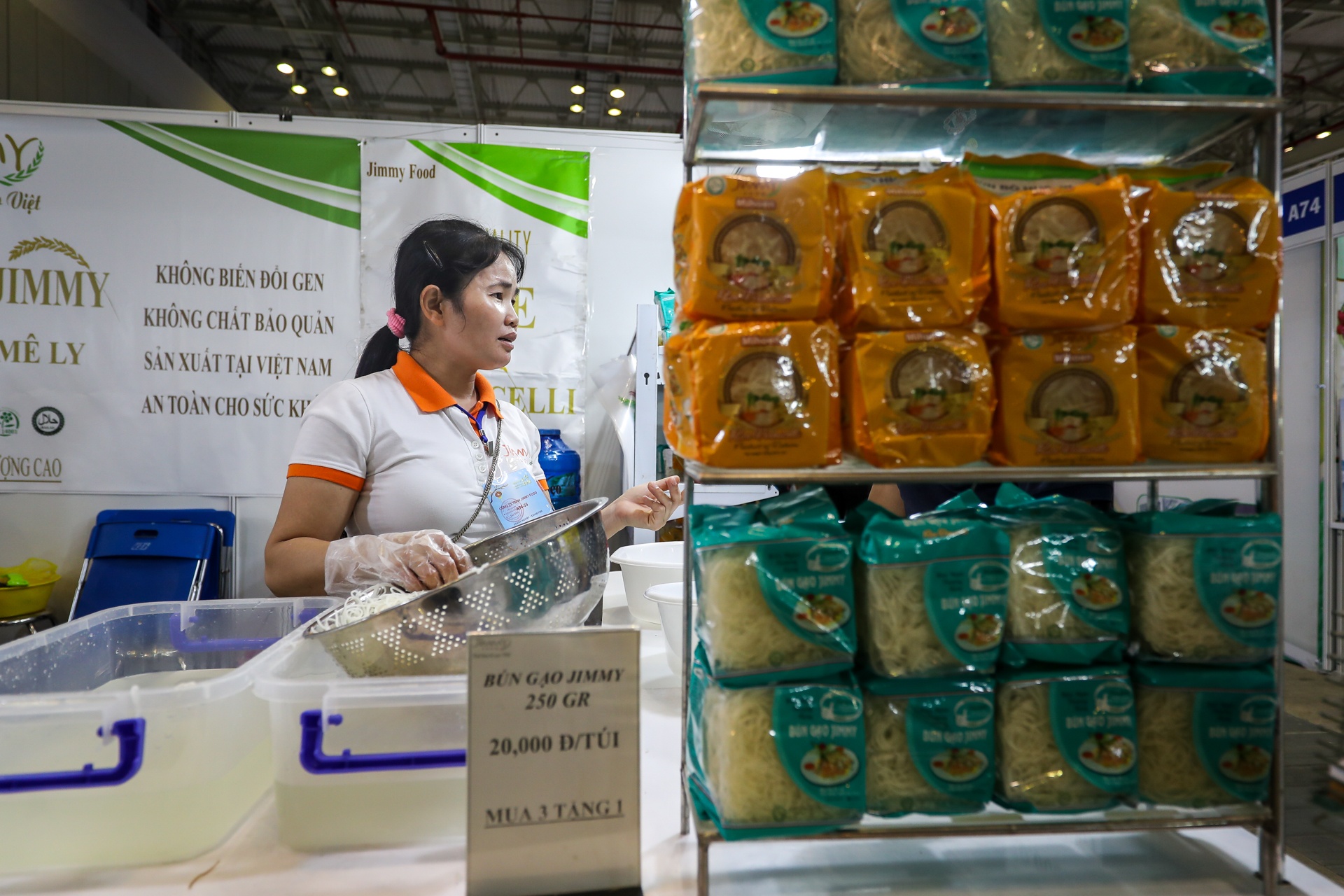 nhieu mat hang tieu dung tai hoi cho vui tet 2018 anh 4