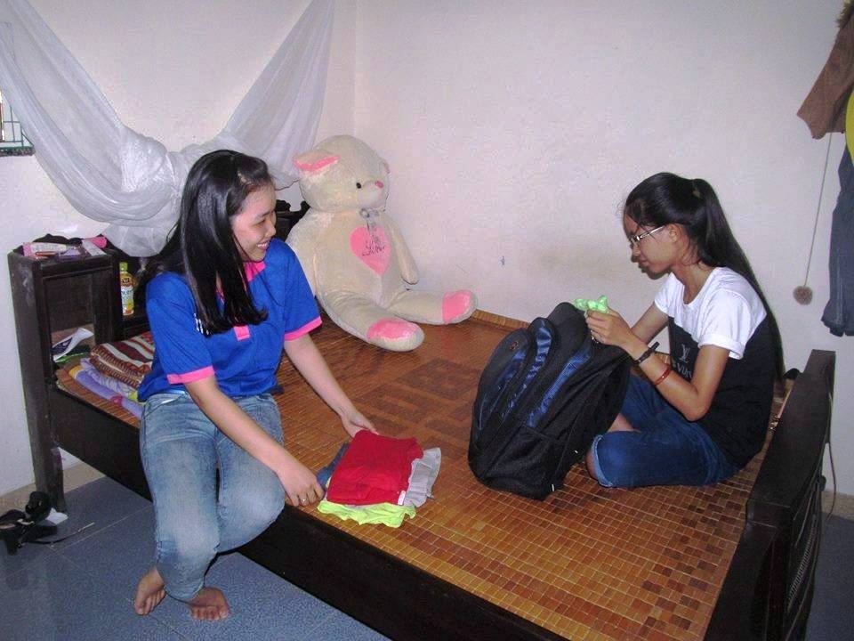 Các TNV cùng chia sẽ những khó khăn, cùng đồng hành với các sĩ tử.