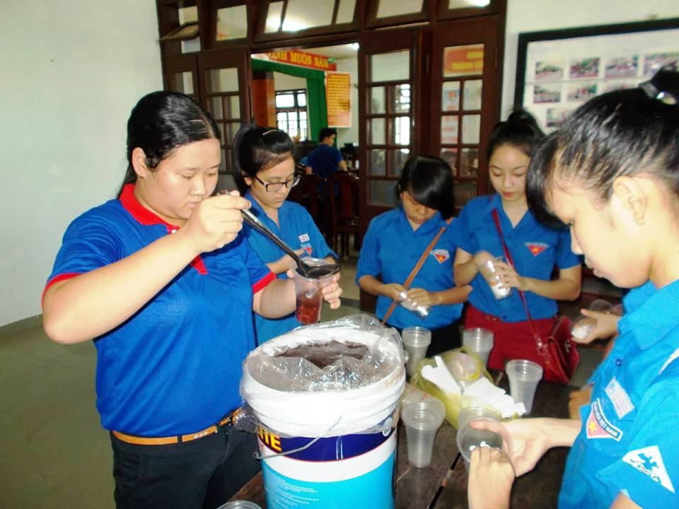 Cho thi sinh an che dau do mong do ky thi hinh anh