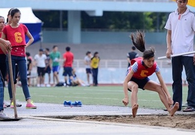 Nu sinh khoi T chan dai, manh me khi thi nang khieu hinh anh