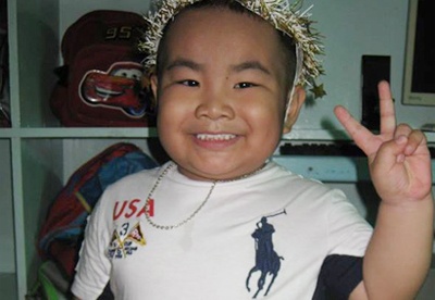 Clip be 4 tuoi tap the hinh thu hut cong dong mang hinh anh