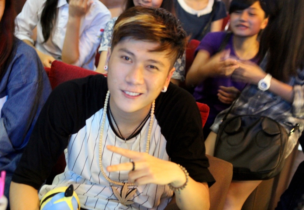 Hien tuong clip che Vanh Leg khoc vi so do cao hinh anh