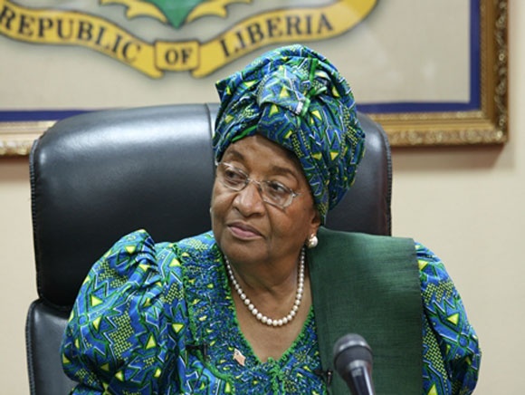 Tổng thống Liberia Johnson Sirleaf lấy bằng M.A chuyên ngành quản lý công năm 1971. Bà trở thành Tổng thống Liberia năm 2006 và trở thành nữ Tổng thống da màu do dân bầu đầu tiên của thế giới. Bà cũng là Tổng thống nữ đầu tiên của châu Phi. Năm 2011, bà được nhận giải Nobel Hòa Bình vì nỗ lực thúc đẩy quá trình hòa giải của Liberia.