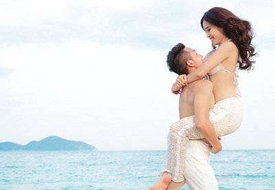 Cap doi yeu 10 nam, 2 lan chup anh cuoi khong thanh hinh anh