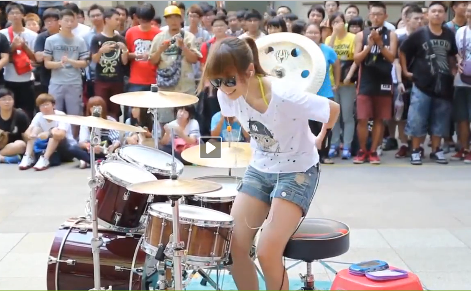 Clip co gai danh trong cuc dinh hinh anh