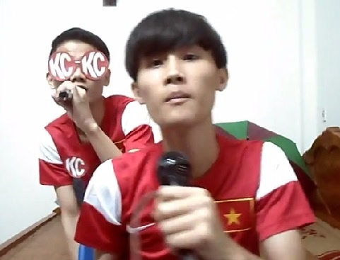 Clip che Kinh cong ngang qua hinh anh