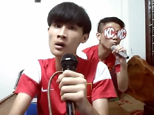 Clip che 'Con mua ngang qua' phien ban SV Cong nghe hinh anh