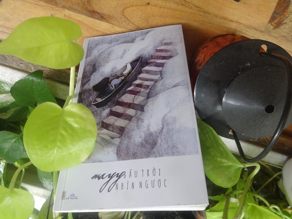 Cam giac lung chung tinh yeu trong 'Bau troi nhin nguoc' hinh anh