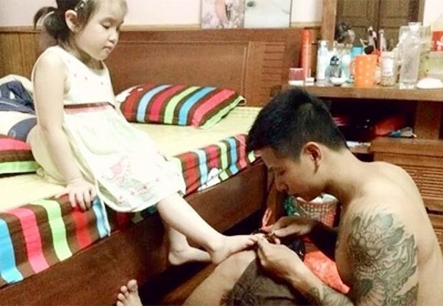 Su that buc anh bo don than xam tro nuoi con gai hinh anh