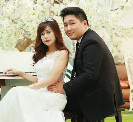 Cap doi khong lo - ti hon bat ngo ket hon hinh anh