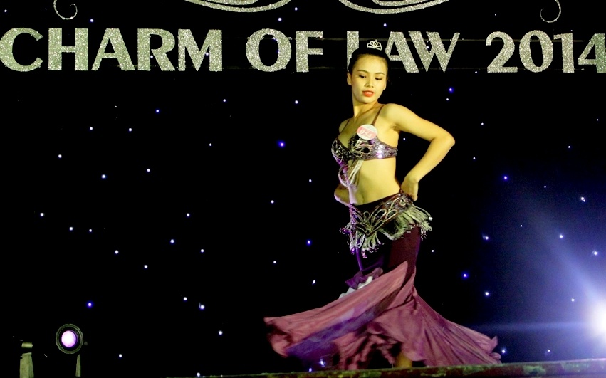 20 nu sinh hot nhat DH Luat Ha Noi so tai hinh anh