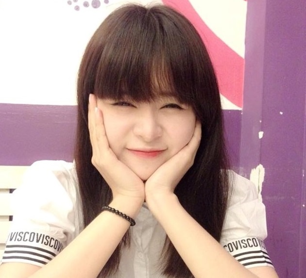 Ban gai cau thu U21 gay sot tren mang vi mot buc anh hinh anh