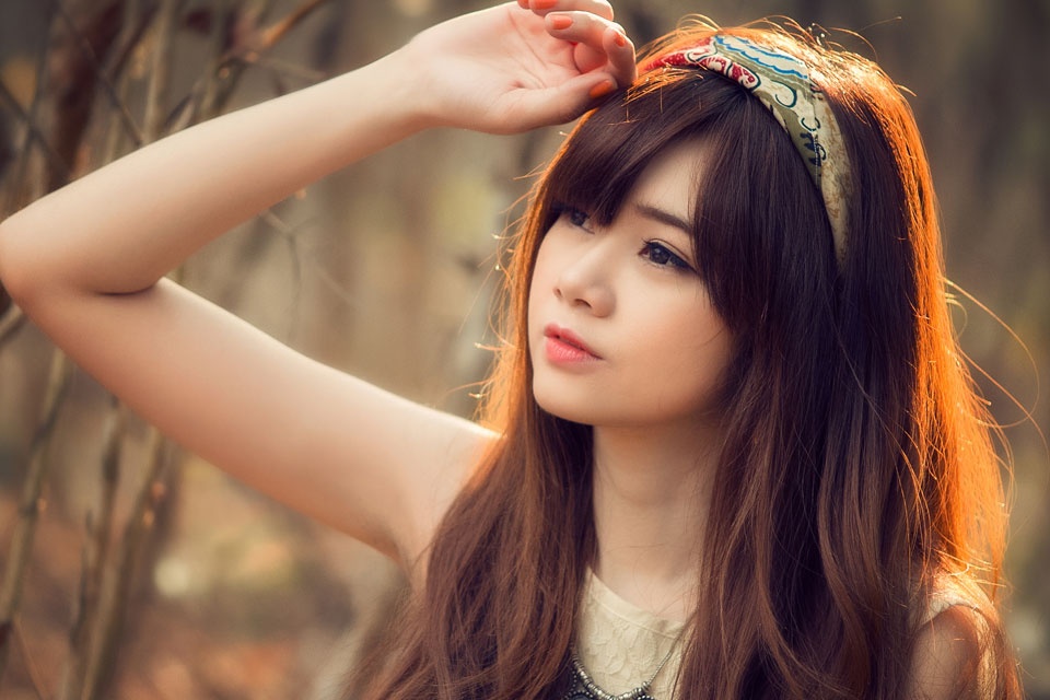 Cô bạn Phạm Huyền Nhi, sinh ngày 14/12/1990 được nhiều người biết đến với gương mặt xinh xắn như búp bê. Huyền Nhi thường xuyên cho “ra lò” những bộ ảnh đẹp lung linh và mang đến cho người xem nhiều góc nhìn mới về cuộc sống cũng như con người.