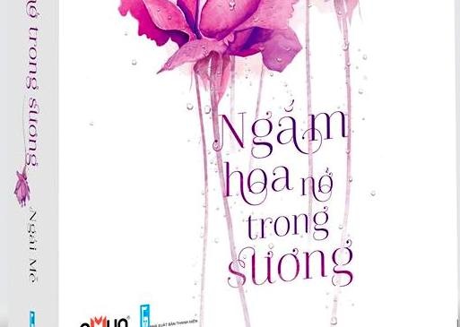 Ngam hoa no trong suong hinh anh