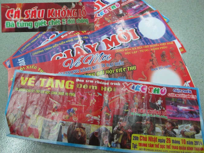 Lua phu huynh mua ve xem xiec hinh anh