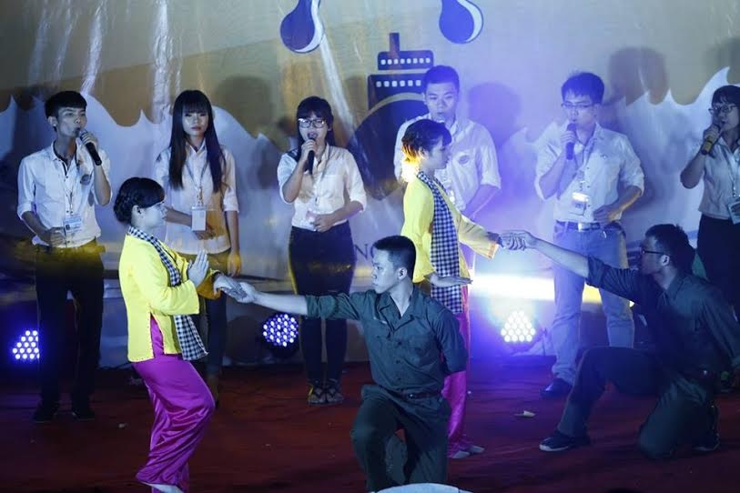 SV Kien truc huong ve bien dao To quoc hinh anh