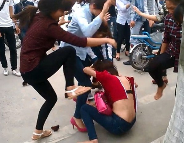 Hoan Thu chon hoc duong hinh anh