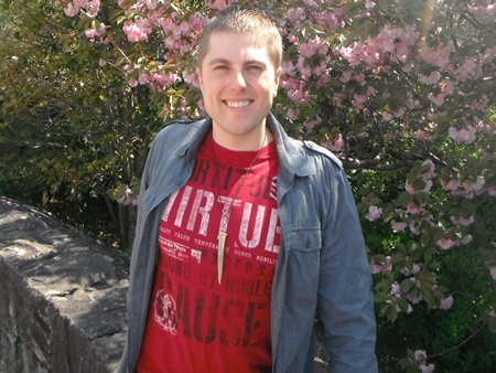 Tro thanh trieu phu o tuoi 27 vi tiet kiem va cham doc sach hinh anh