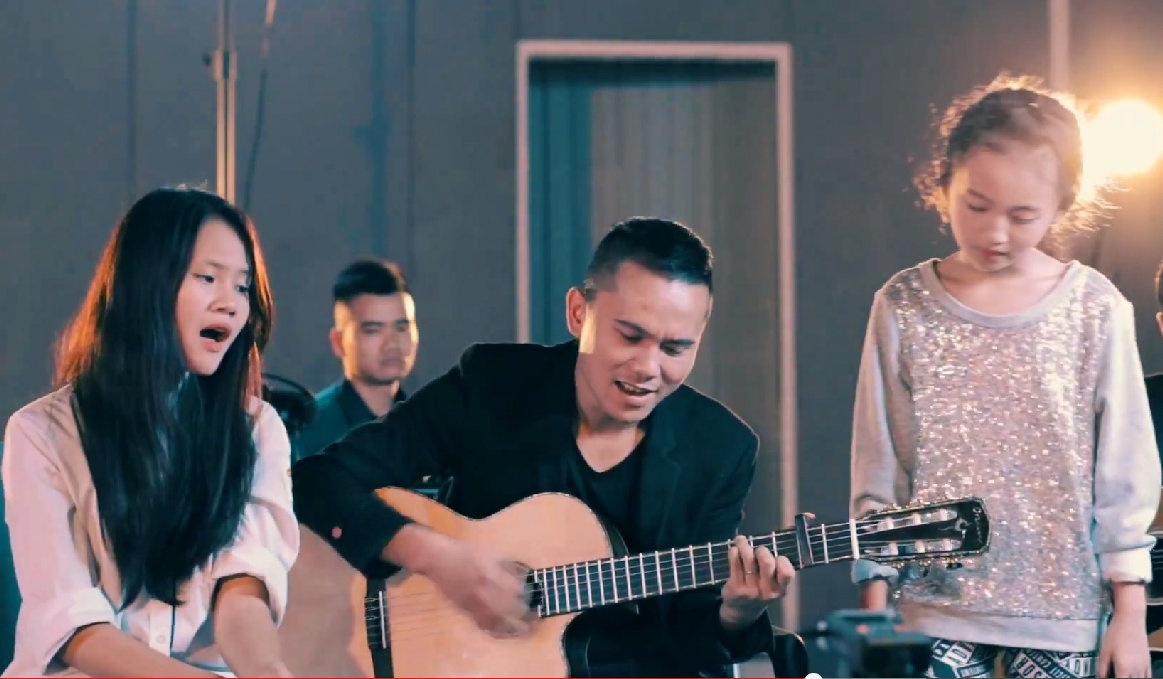 Clip bo cover 'Chac ai do se ve' cung 2 con gai xinh xan hinh anh