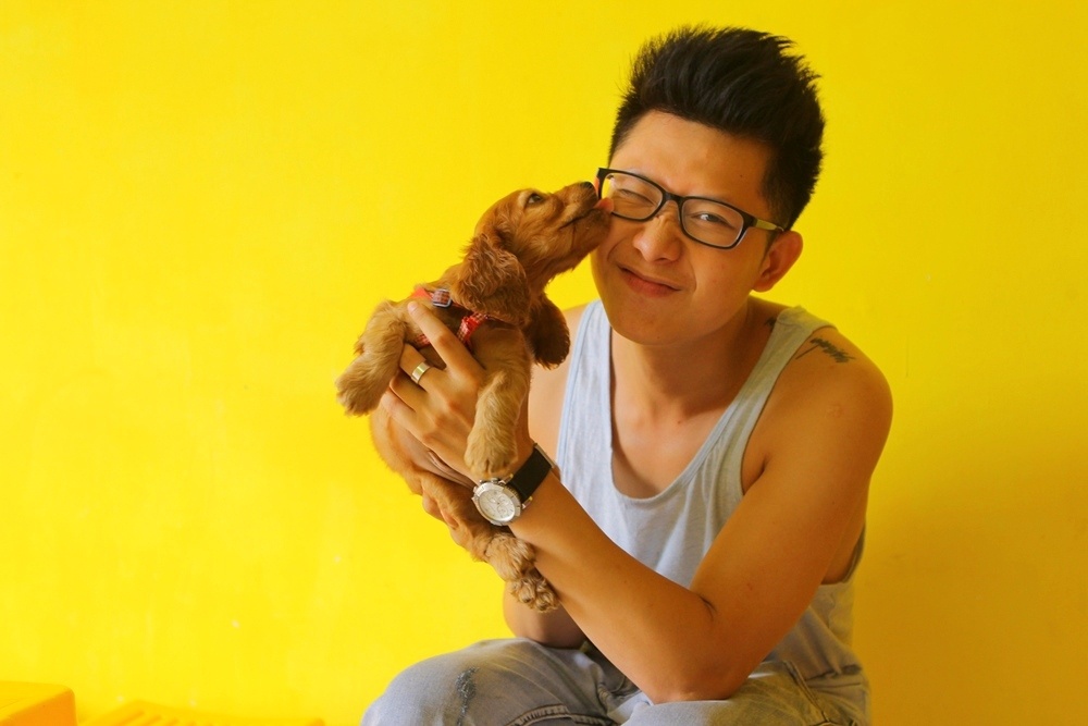 8X dien trai bo viec nghin do di ban banh trang tron hinh anh