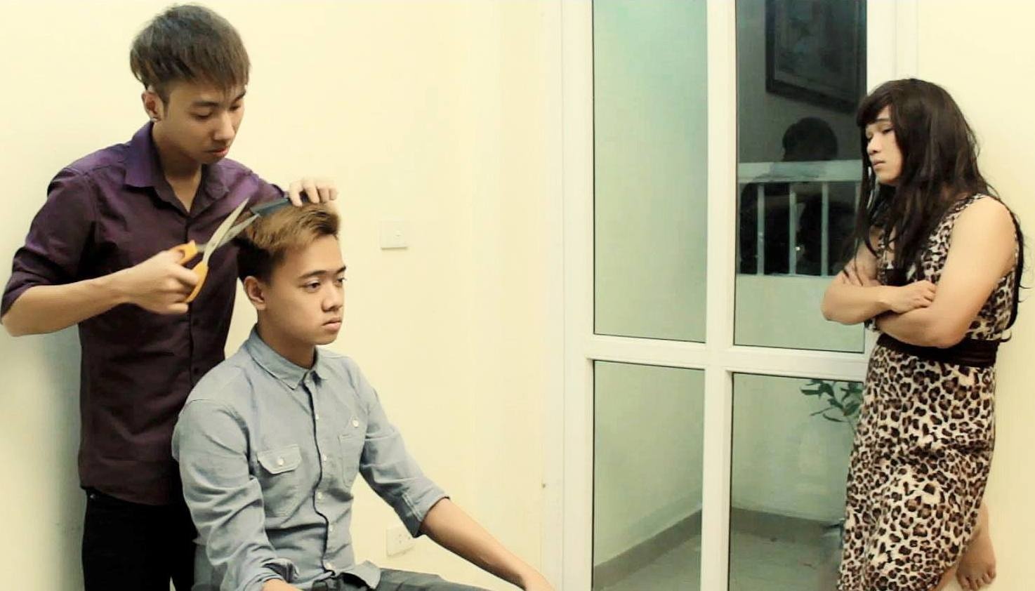 Clip che 'Crying over you' phien ban cat toc vi em hinh anh