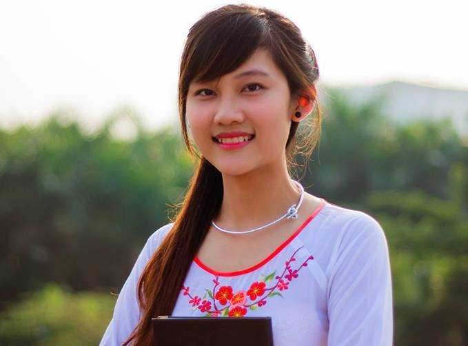 Nhan sac nu sinh Dau khi hot nhat DH Mo - Dia chat hinh anh