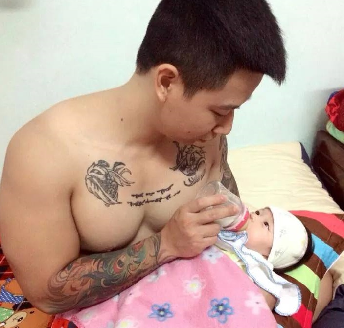 Lich ghi chep cham con kheo leo cua ong bo xam tro hinh anh