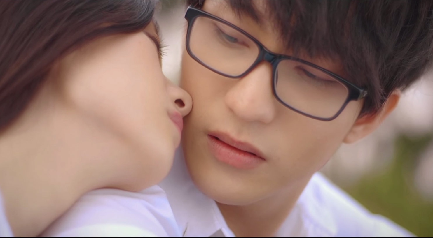 Hot boy Be Tran nuoi tiec vi bo lo tinh yeu tuoi hoc tro hinh anh