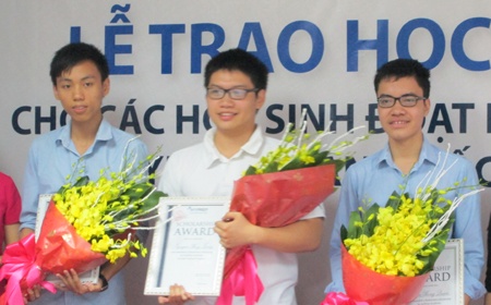 Huy chuong Olympic Toan quoc te 2014 ru nhau di My hinh anh