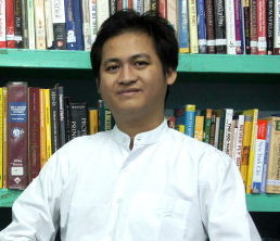 Chang thu thu day tieng Anh cho quan chuc hinh anh