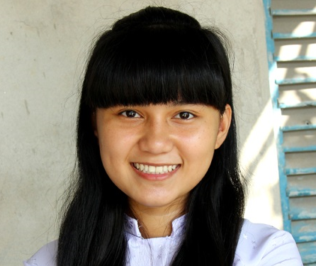 Co ban Nam Xinh va uoc mo co mot chiec ban hoc hinh anh