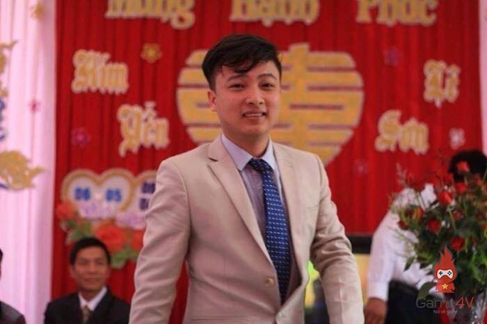 uyền thoại aoe Việt Nam, người đã phát hiện và sử dụng Quẩy đá bá đạo ở đời 2, người đội trưởng mẫu mực của GTV, Chùy Lông cũ và sau này là thế hệ vàng của Team Hà Nội (Linda, Back, Tutj, Embe) cũng đã nhận thất bại trước Chim Sẻ với tỉ số: 1-4 ở kèo Solo Shang hỗn mã