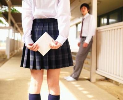 Nhiều học sinh đang có xu huớng yêu khá sớm.