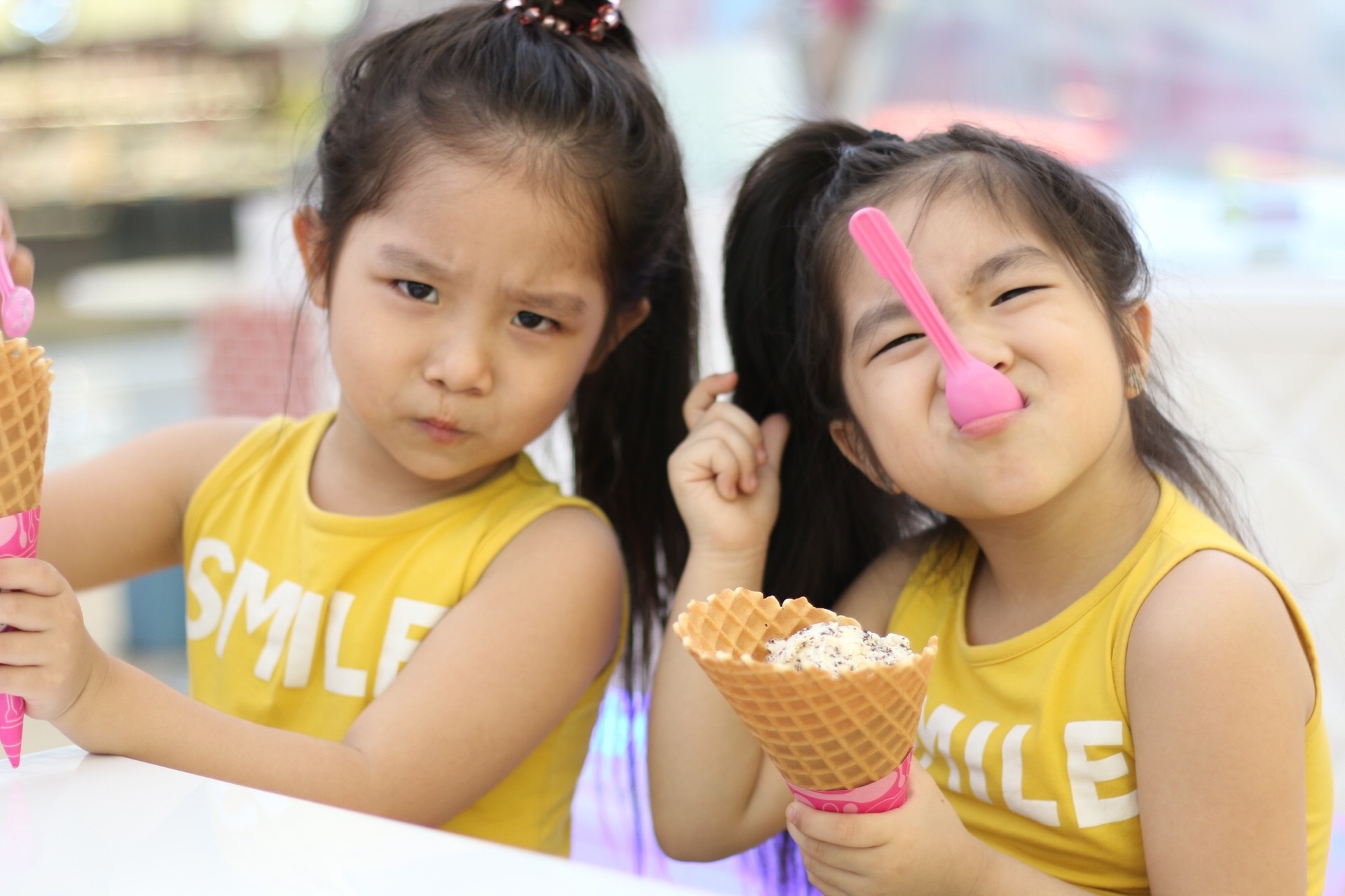 Hinh anh dang yeu cua cap mau nhi song sinh 5 tuoi hinh anh