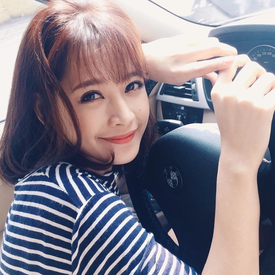 Chi Pu tau xe hop BMW 2 ty dong hinh anh