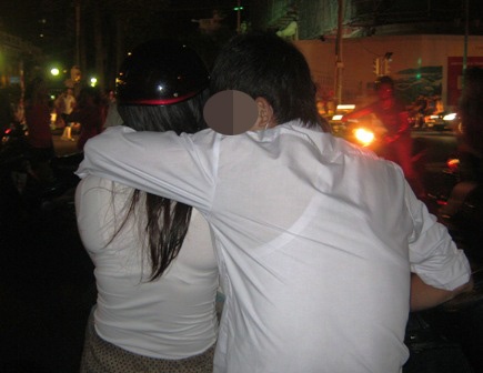 Nem trai cam ngay lan dau gap mat, thieu nu phai tim tu van hinh anh