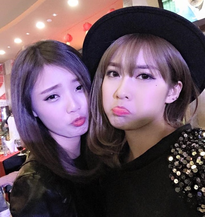 Facebook tuan qua: Kha Ngan vui ve voi hot girl BB&BG hinh anh