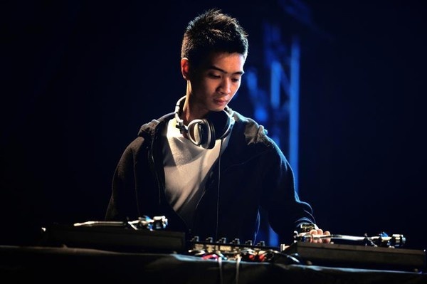 Nhung nam DJ dien trai trong The Remix 2015 hinh anh