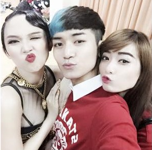 Truong nhom hai BB&BG cung Kim Nha di ung ho Toc Tien hinh anh
