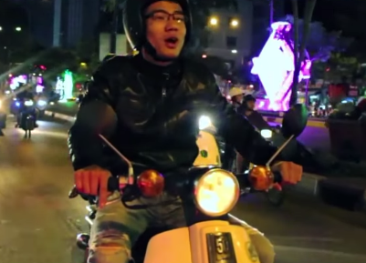 Clip che chuc mung nam moi phien ban Tay Du Ky cua Huy JOo hinh anh