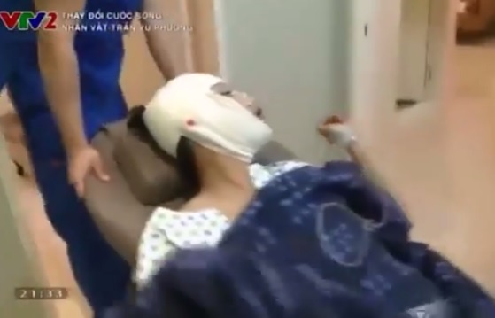 Clip qua trinh phau thuat tham my cua Phuong tai Han Quoc hinh anh