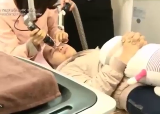 Clip qua trinh phau thuat tham my cua Thom tai Han Quoc hinh anh