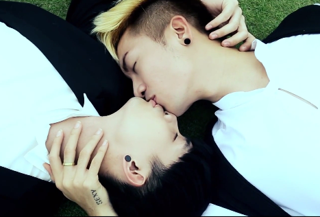BB&BG tung clip tinh yeu dong tinh dip Valentine trang hinh anh