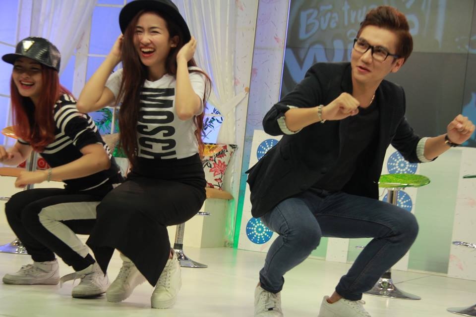 Clip DJ Trang Moon hoa than thanh dong vat hinh anh