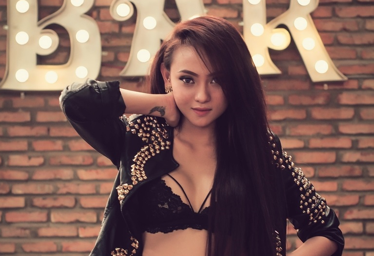 Nu DJ Sai Gon tam su ve goc khuat trong nghe hinh anh