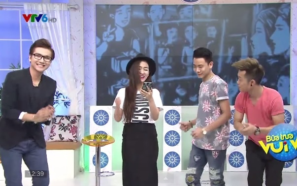 Clip Trang Moon hat Vi ai vi anh - Bua trua vui ve hinh anh