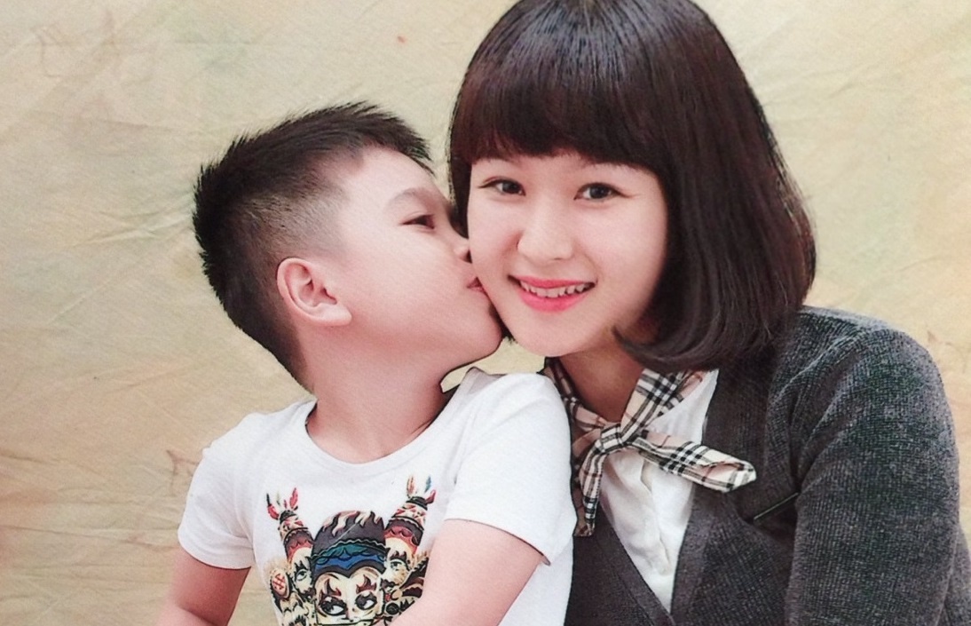 Ba me U30 Hai Duong gap rac roi vi qua tre hinh anh