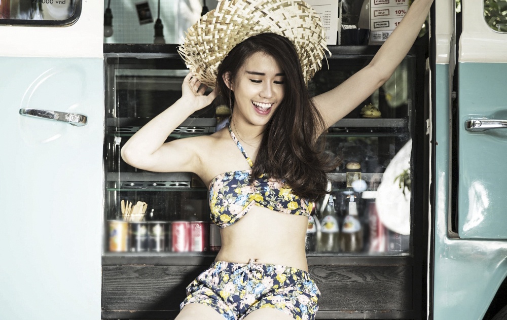 Hot girl Ngoc Thao don he voi trang phuc nang dong hinh anh